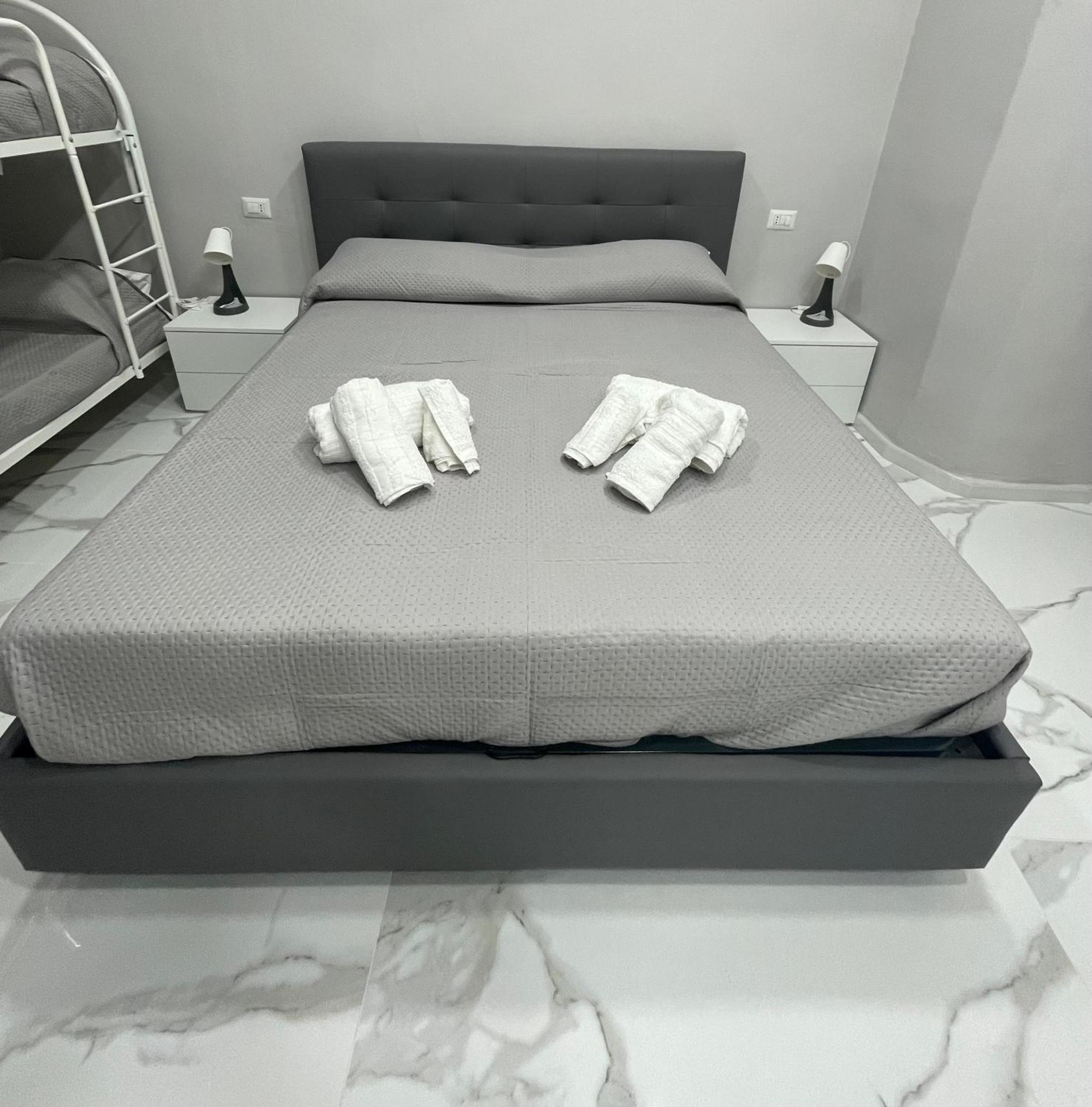 B&B Vittoria Napoli Ngoại thất bức ảnh